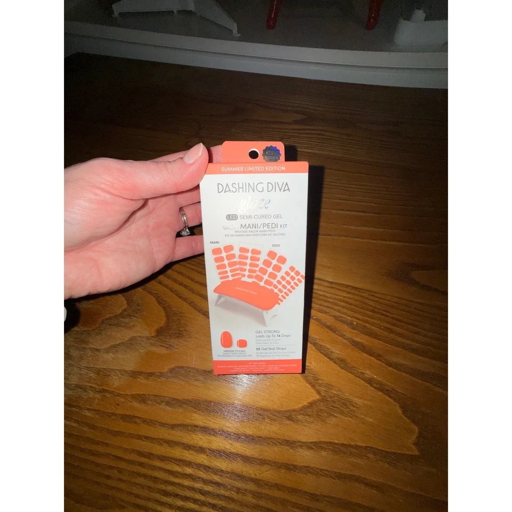 Dashing Diva Glaze‎ LED Semi-Cured Gel Mani Pedi Kit Vitamin Orange Coral